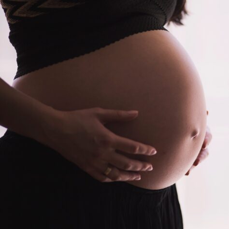 Non-alcoholic wine and pregnancy: Is NA wine okay when you’re expecting?