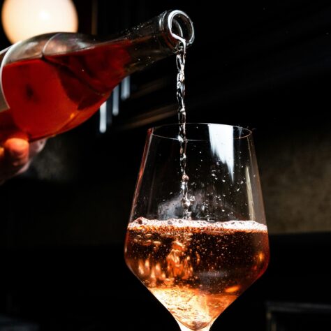 How to serve non-alcoholic wine like a pro